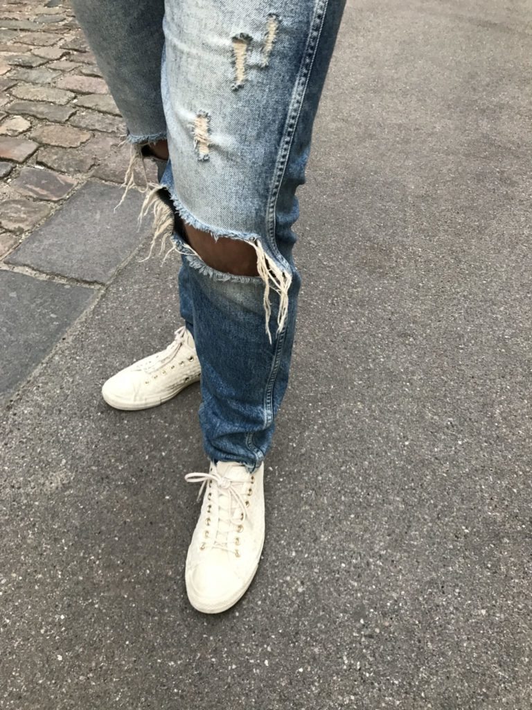 hullede jeans mænd